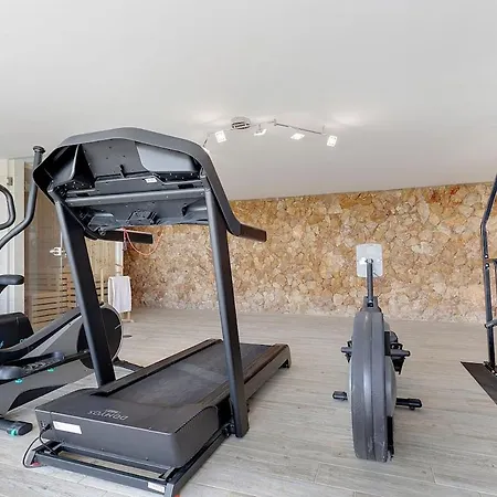 Tower House Apartment *